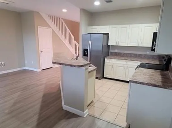 1400 Lucaya Dr, Riviera Beach, FL 33404