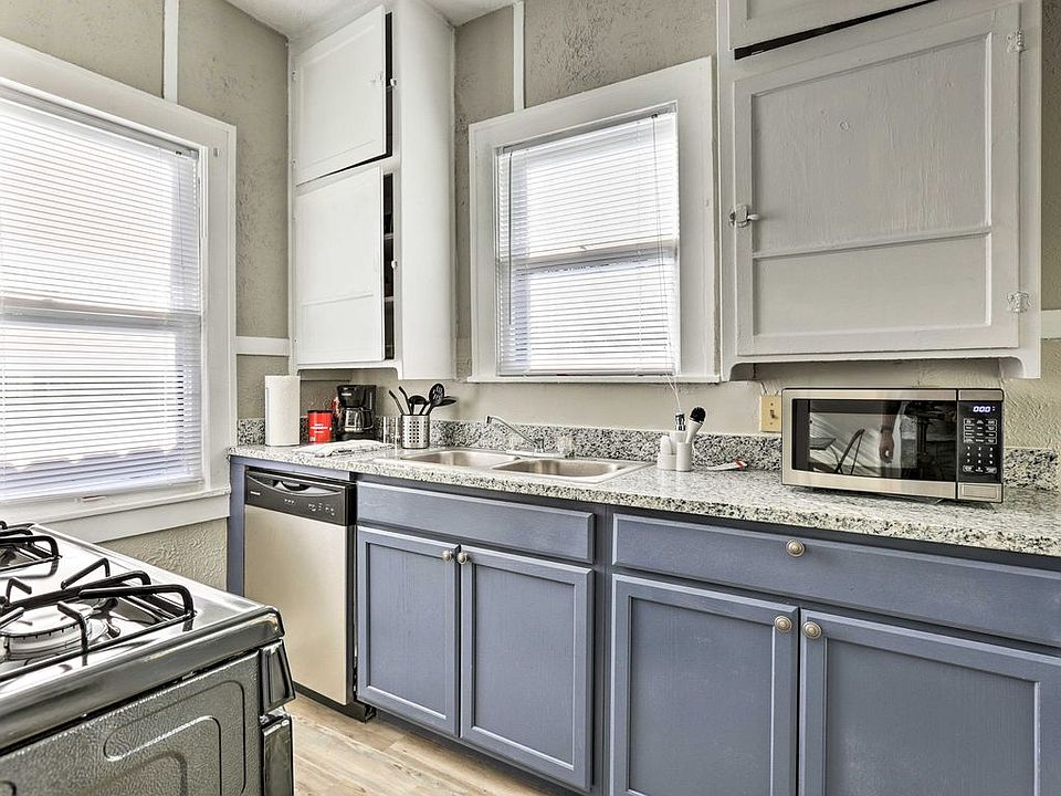 1st image of 1805 N Flores St Unit 1-3