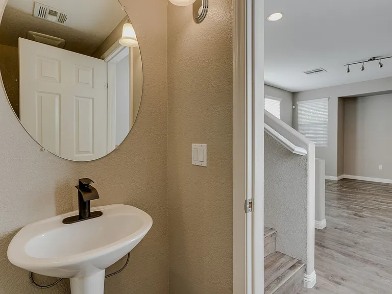 8356 Creek Canyon Ave — Photo 12