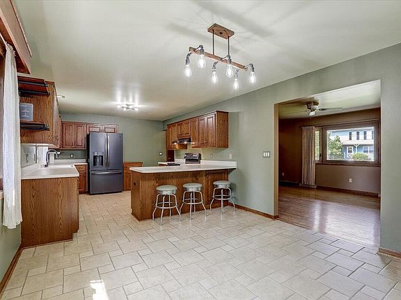 5th image of 1624 Parknoll Ln
