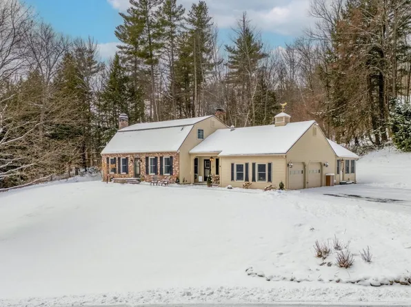 27 Blackberry Ridge Place, Rutland Town, VT 05701