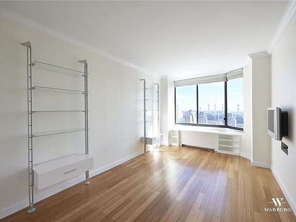 3rd image of 200-210 E 65th St #27E