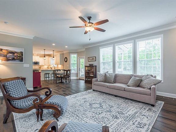 5th image of 9413 Gladiator Ln