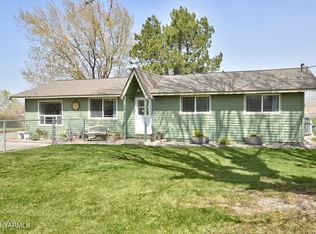 1111 Deeringhoff Rd, Moxee, WA 98936