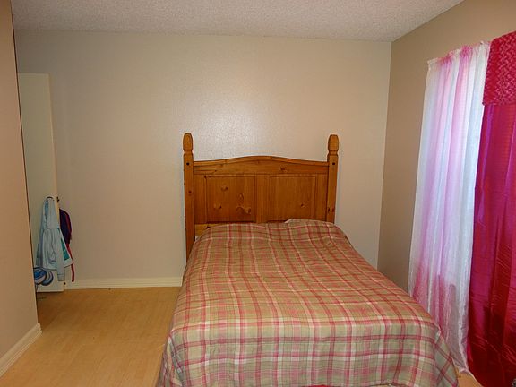 3rd image of 9575 Wicklow Dr
