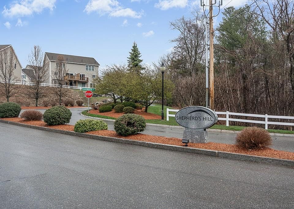 1st image of 12A Farnum Ct #A