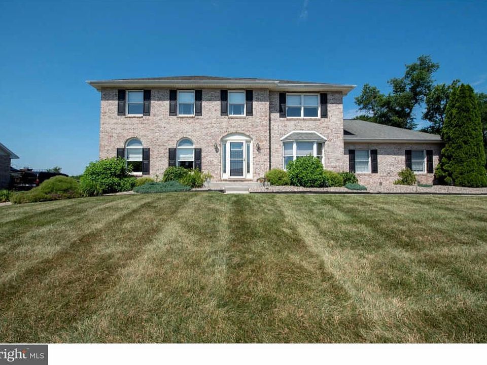 1st image of 14 Duke Dr