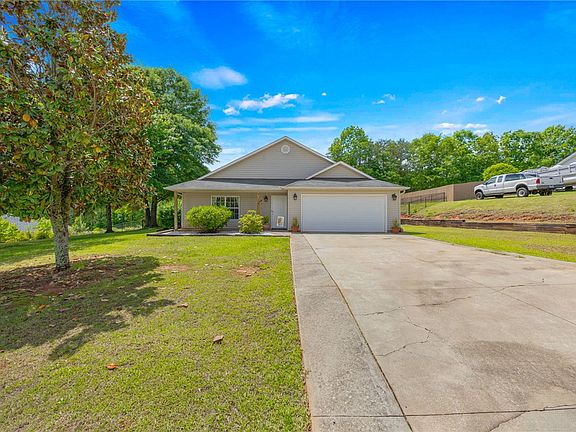3rd image of 112 Spring Estates Dr