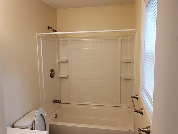 5th image of 5031 Station Cir