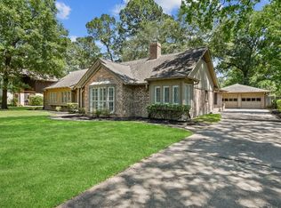 6715 Falling Waters Dr, Spring, TX 77379