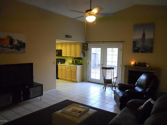 4th image of 702 E Aire Libre Ave