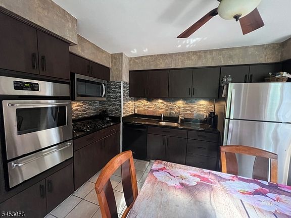 3rd image of 83 Drake Rd