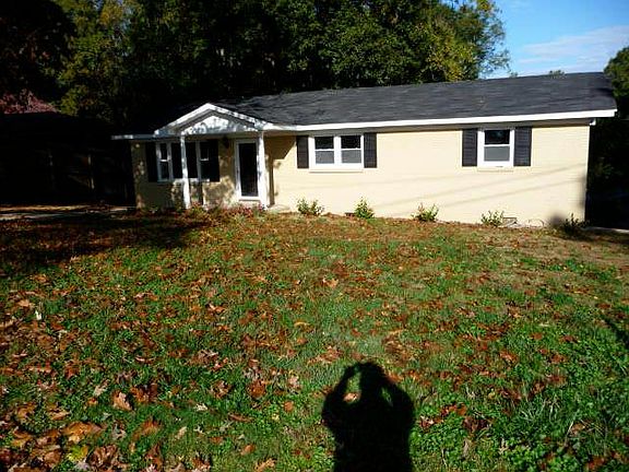 3rd image of 131 Oak Hill Dr