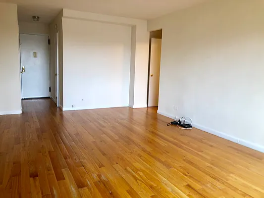 Rented by Douglas Elliman | media 14