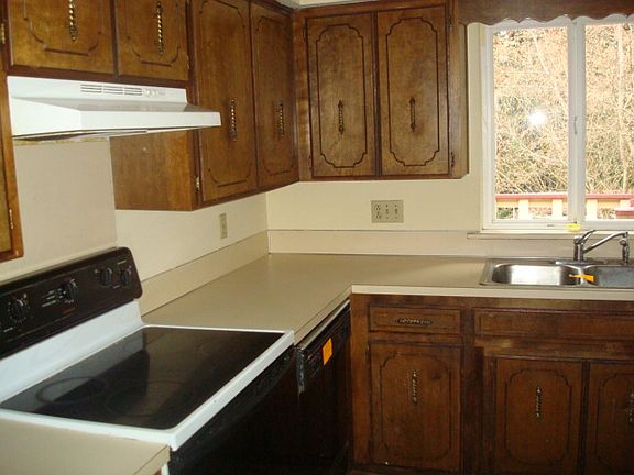 2nd image of 1901 E End St NW
