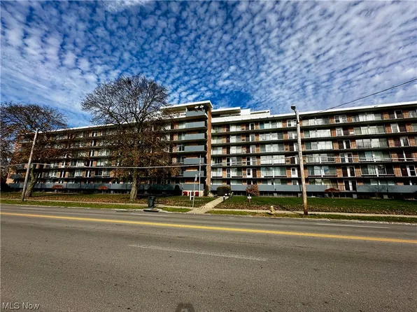 2331 E Market St APT 411, Akron, OH 44312