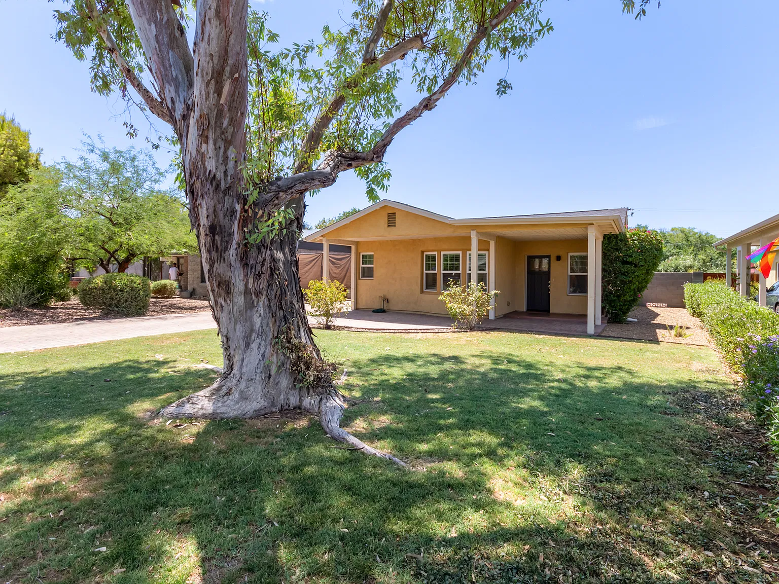 4 bed, 1922 sqft, $3,225 — Photo 3