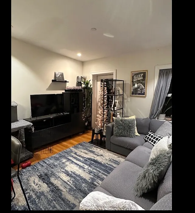 3 bed, 9999 sqft, $3,450 — Photo 3