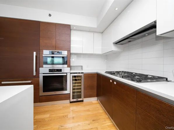 39-16 Prince Street #PhB, Flushing, NY 11354