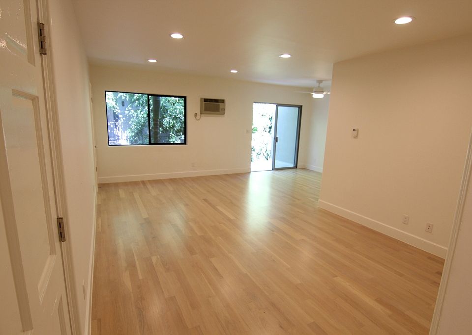 1st image of 6345 Primrose Ave #6