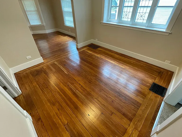 1041 Davis Ave NW — Photo 3