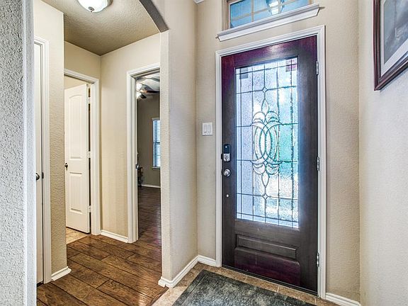 4th image of 320 Coral Vine Ln