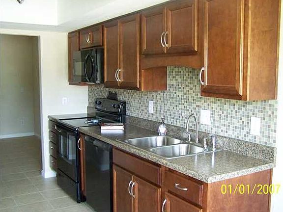 5th image of 115 Terry Cir