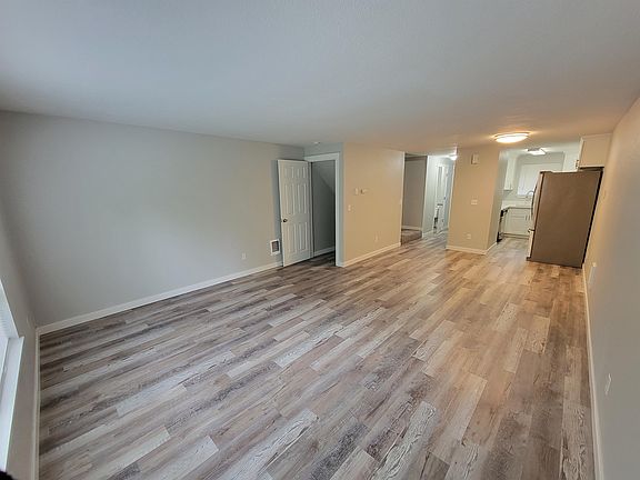 3rd image of 12709 48th Ave NE APT 3