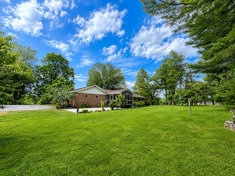 6017 Wheeler Ln — Photo 25