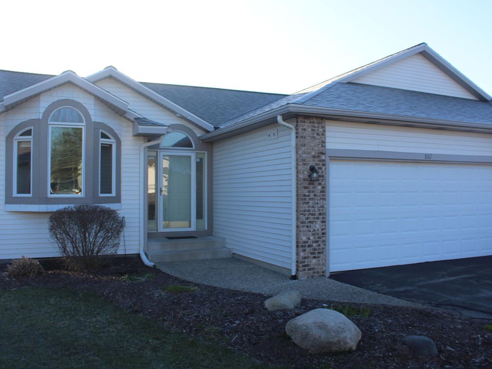 1st image of 867 Deerview Ln #3