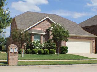 2737 Thorncreek Ln, Fort Worth, TX 76177