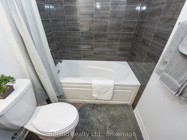 95 Dundas St W #4 — Photo 30
