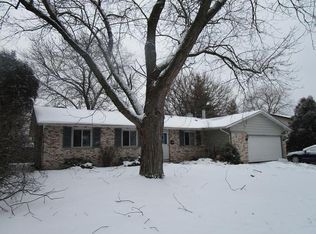 2711 Jackson Dr, Woodridge, IL