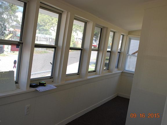 3rd image of 90 Washington Ave