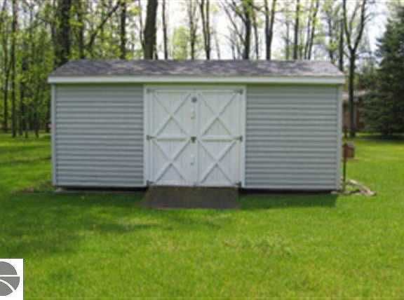 3rd image of 815 E Allen Ct