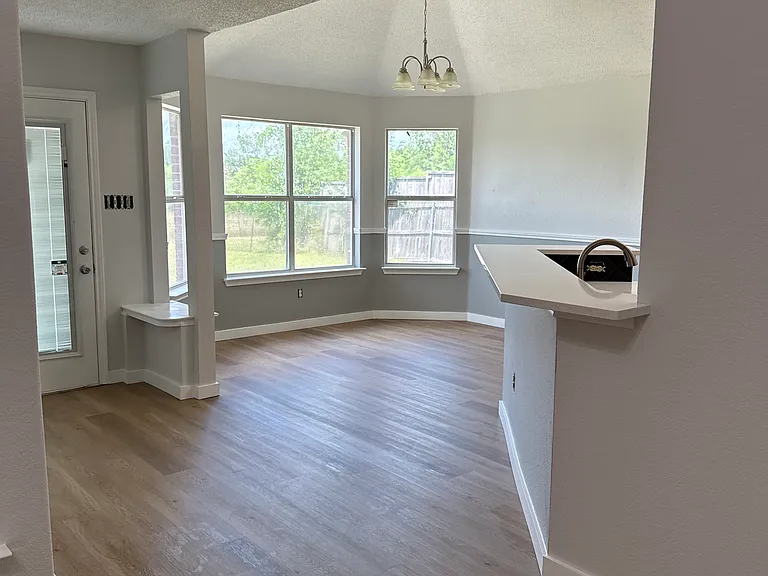 6405 Rosebud Dr — Photo 6