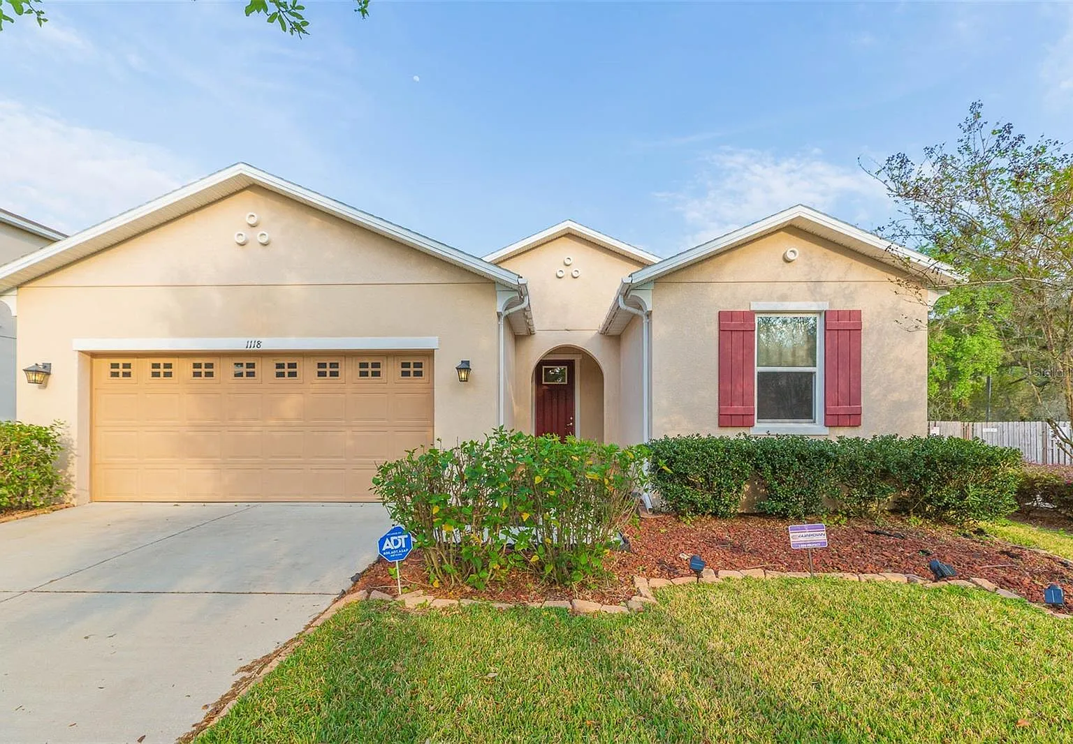 4 bed, 1880 sqft, $2,395 — Photo 1