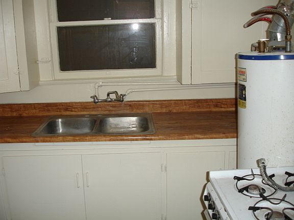 2nd image of 343 E North St #343