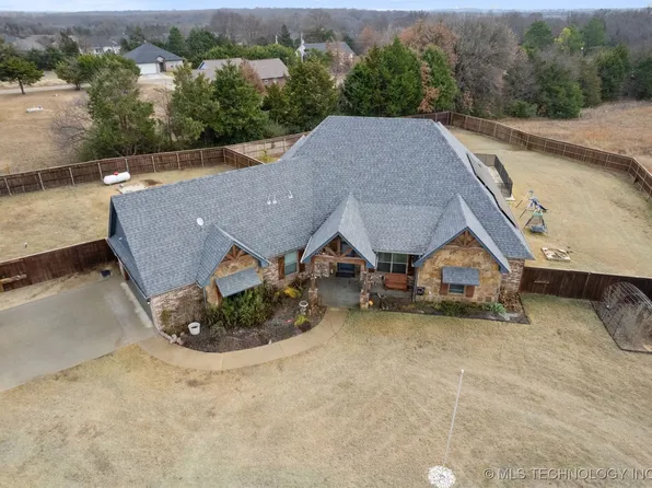 212 Paris Ave, Durant, OK 74701