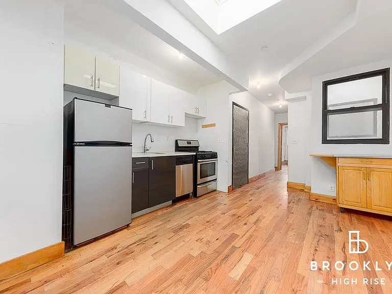 190 Schaefer St #4F — Photo 3