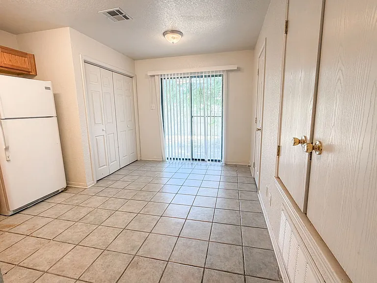 5202 Daybreak Cir — Photo 5