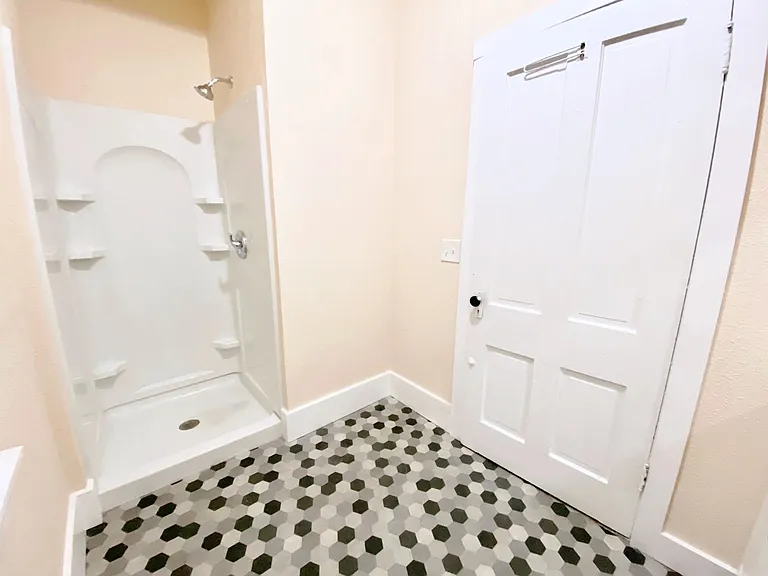 730 Brown St — Photo 9