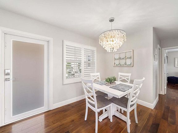 4th image of 100 Venetian Drive #1