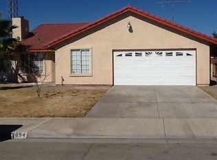 2894 W Los Robles Ct, Rialto, CA 92376