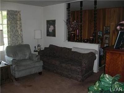 3rd image of 572 Hilldale Dr