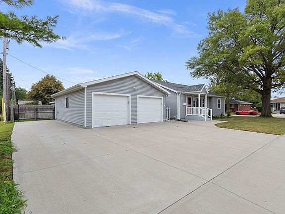 4th image of 2273 Circle Dr