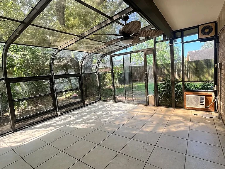 5117 Royalton Dr — Photo 18