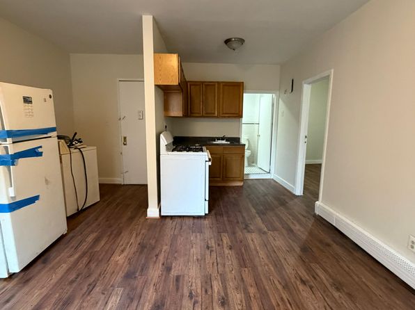 710 Courtlandt Ave #2R