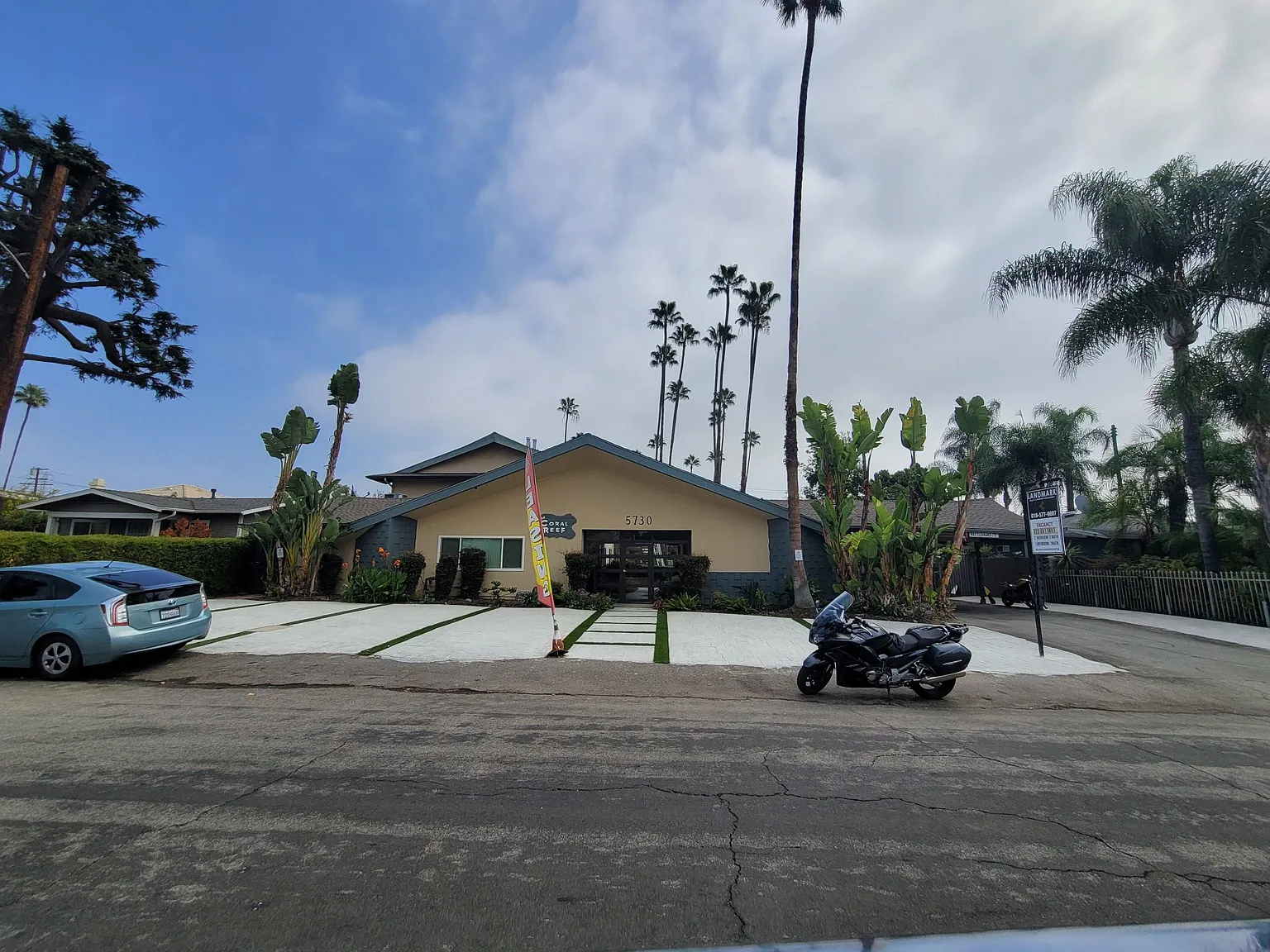 Coral Reef Apartments — Photo 2