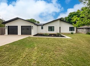 408 Granada Calle Ct, Granbury, TX 76049